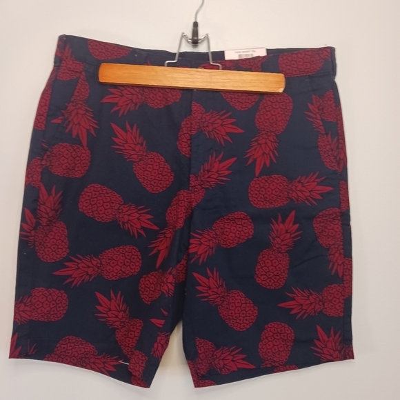 Club Room Chino Shorts Mens NWT Tropical 32W Americana Blue Red - Picture 2 of 8